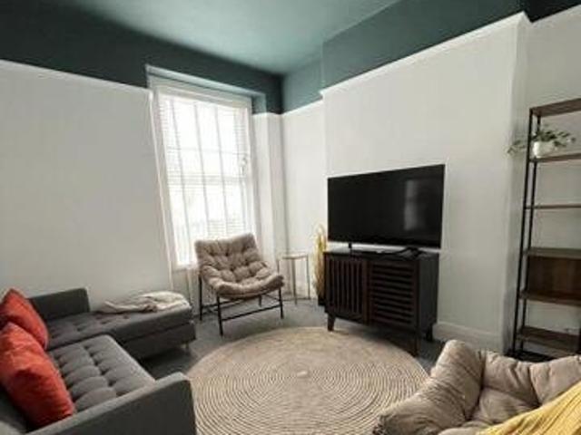 House for rent in Follaton, Strode