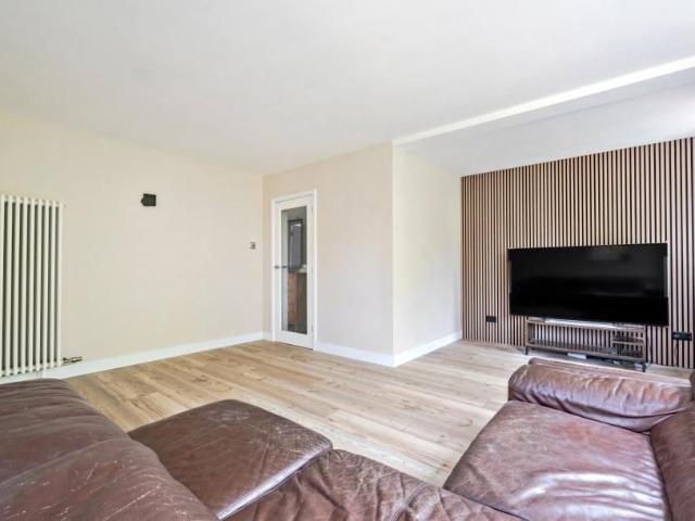 Apartment for rent in London Borough of Sutton, Greater London