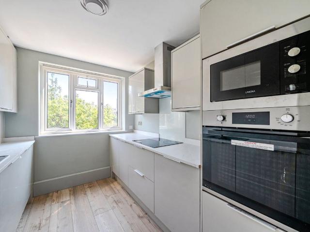Apartment for rent in London Borough of Sutton, Greater London