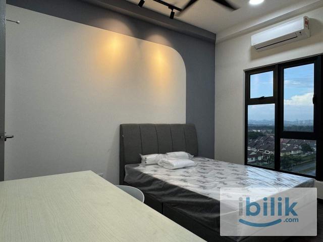 Room for rent in Petaling, Alam Impian