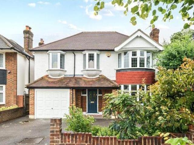 House for sale in Thames Ditton