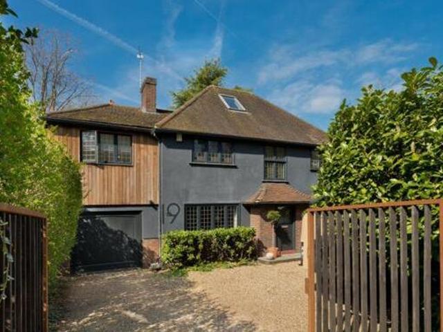 House for sale in Lower Green Esher, Blackhills