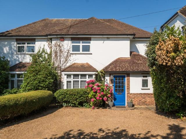 House for rent in Lower Green Esher, Blackhills