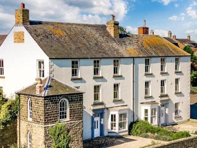 House for sale in Alnwick, Northumberland