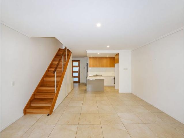 Townhouse for rent in Robina, Gold Coast City