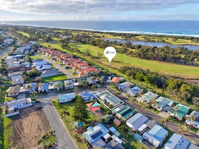 Villa for sale in Lakes Entrance, Victoria