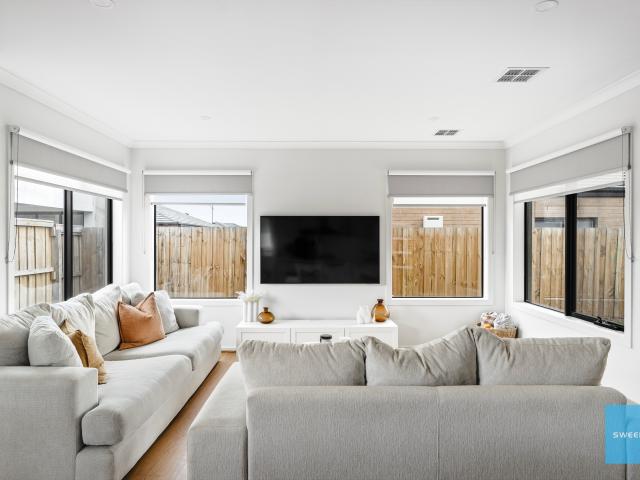 House for sale in Bonnie Brook, Melbourne