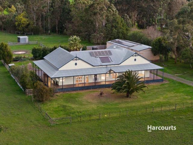 Cottage for sale in Camerons Creek, Victoria