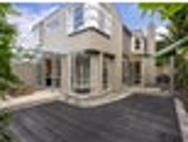 House for sale in Three Kings, Oroua County