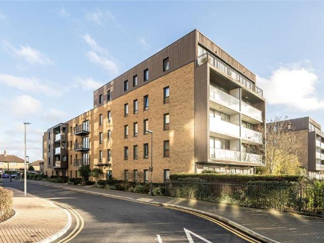Apartment for rent in Horn Park, Greater London