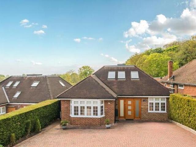 House for sale in Little Stanmore, Greater London