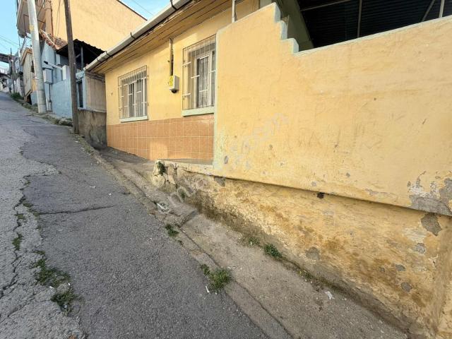 Bayrakli, İzmir içerisinde satılık Villa