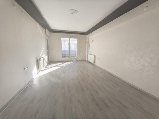 Bayrakli, İzmir içerisinde kiralık mülk