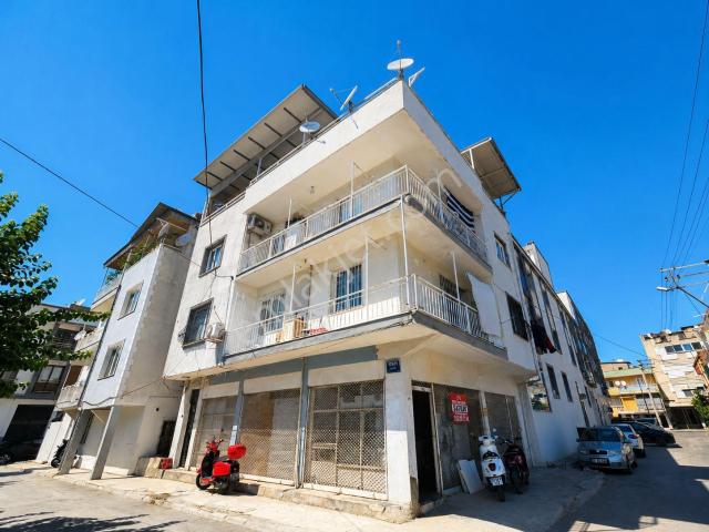 Bayrakli, İzmir içerisinde satılık Bina