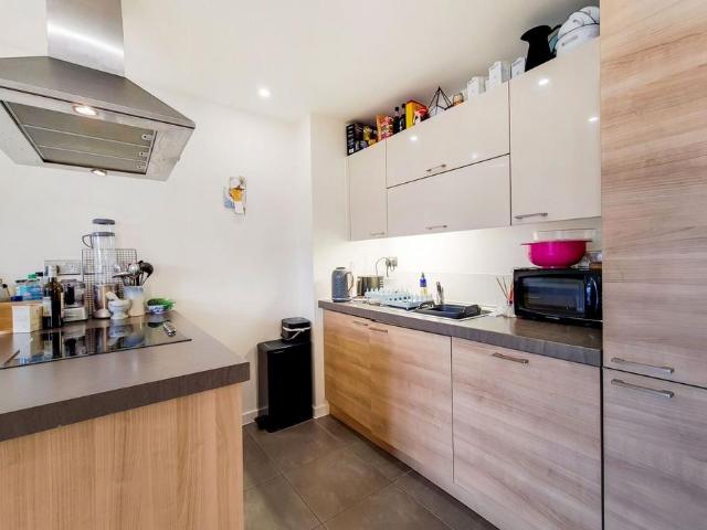 Apartment for rent in Clapton Park, Greater London