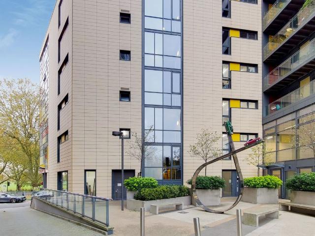 Apartment for rent in Clapton Park, Greater London