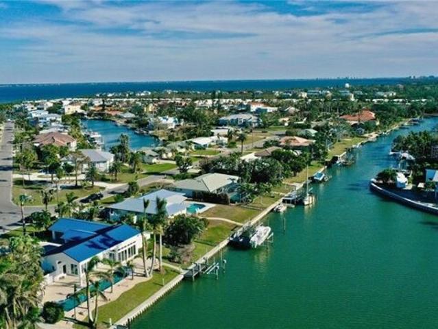 House for sale in Longboat Key