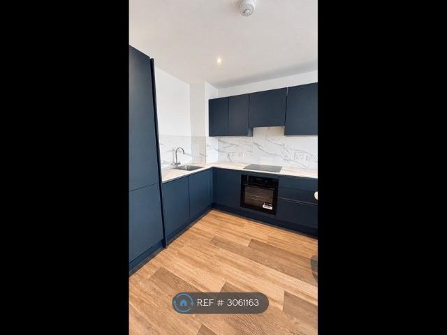 House for rent in London Borough of Ealing, Greater London