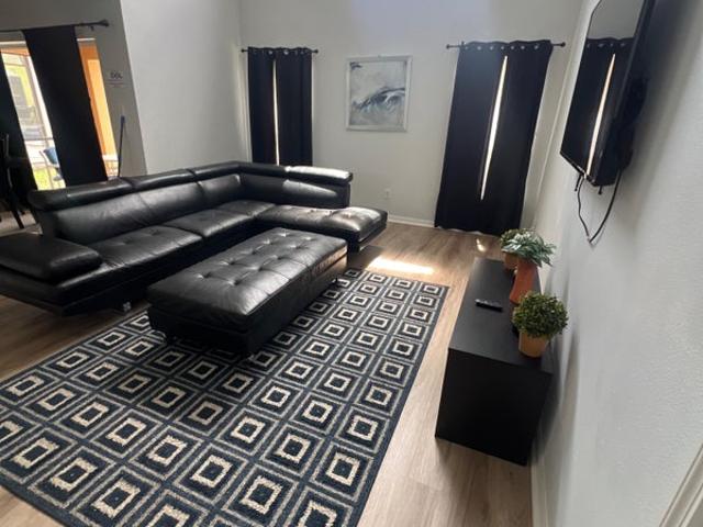 Room for rent in Four Corners, Florida