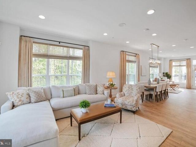 House for sale in Potomac