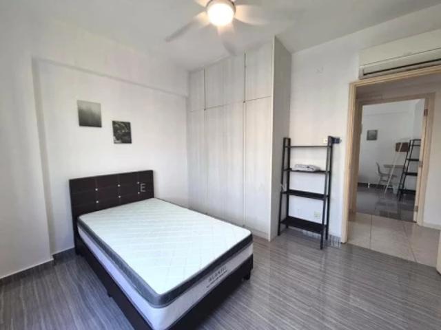 Apartment for rent in Bukit Ho Swee, Singapore