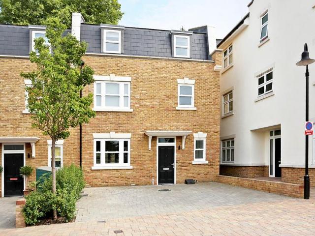 House for rent in Roehampton, Greater London