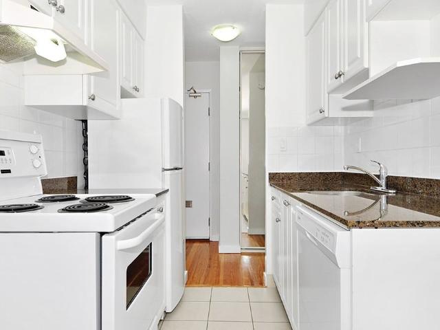 Apartment for rent in Denman Village, Vancouver