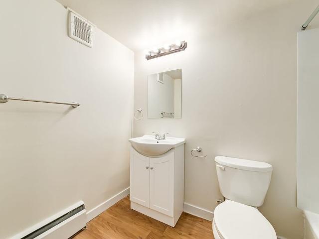 Apartment for rent in Wedgewood, Alberta