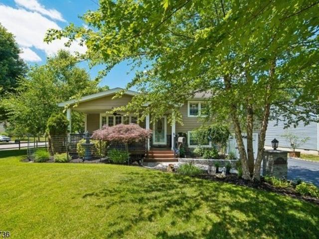 House for sale in Livingston, New Jersey