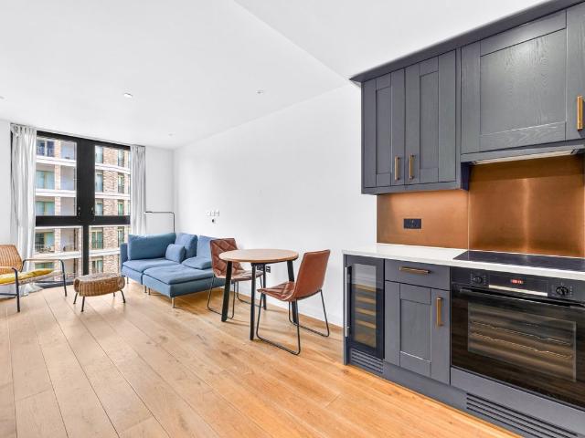 Studio for rent in St. George in the East, Wapping
