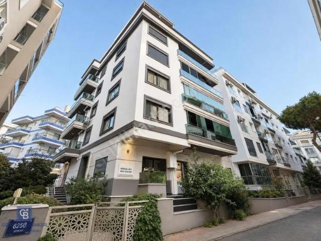 Karşiyaka, İzmir içerisinde satılık mülk