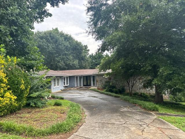 House for sale in Lilburn, Georgia