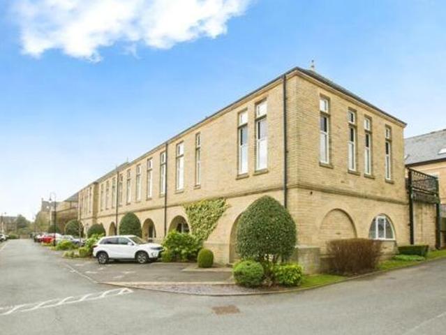 House for sale in Halifax, West Yorkshire