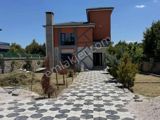 Niğde içerisinde satılık Villa