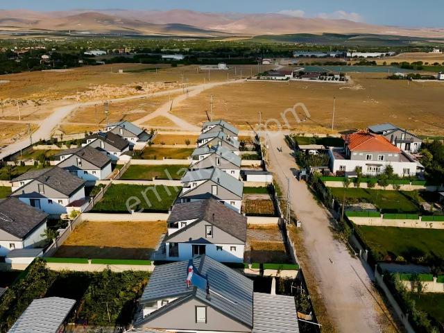 Niğde içerisinde satılık Villa