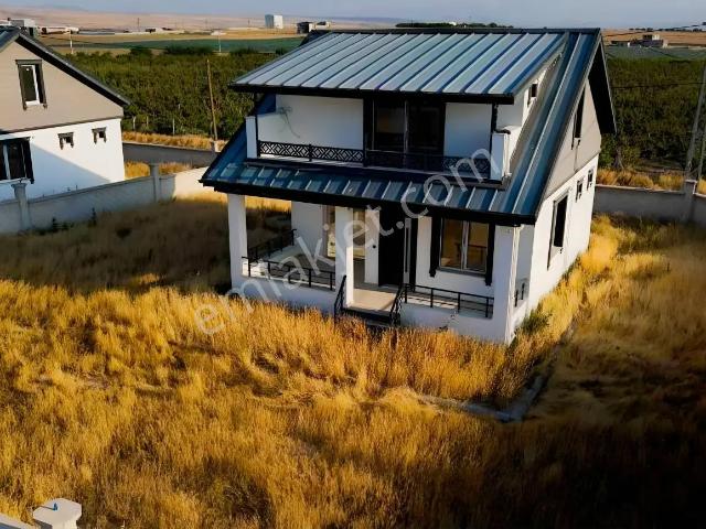 Niğde içerisinde satılık Villa