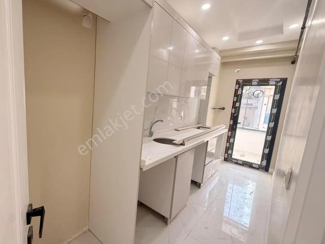 Atatürk Mahallesi, Küçükçekmece içerisinde kiralık mülk