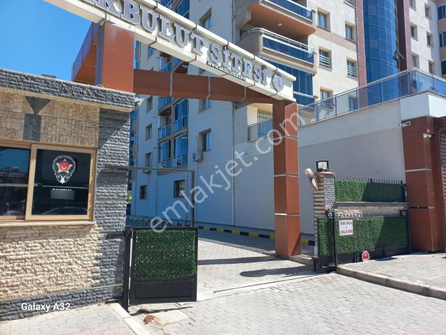 Buca, İzmir içerisinde satılık mülk