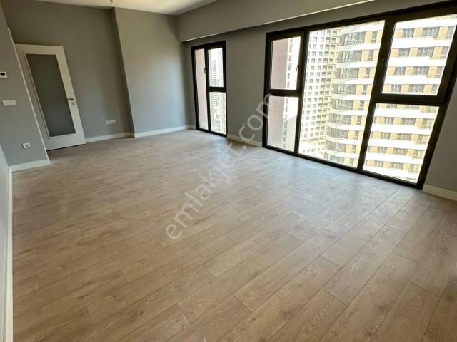 Kadiköy, İstanbul içerisinde kiralık mülk