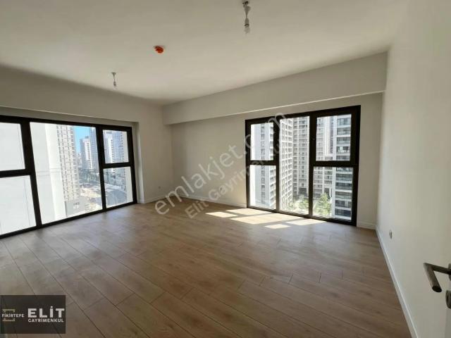 Kadiköy, İstanbul içerisinde kiralık mülk