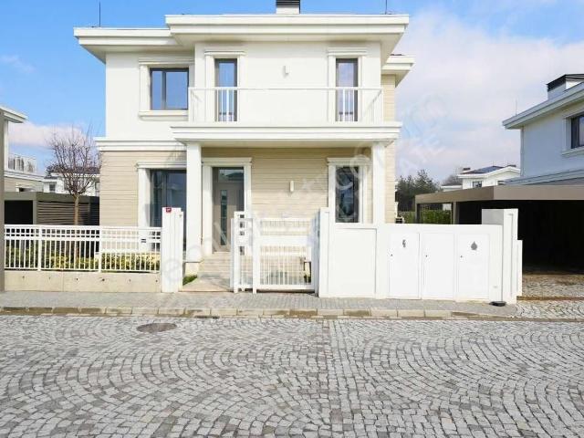 Çekmeköy, İstanbul içerisinde kiralık Villa