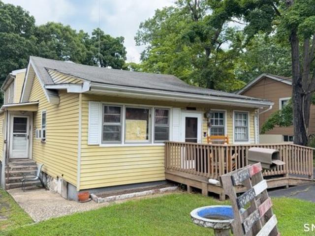 House for sale in Cos Cob, Connecticut