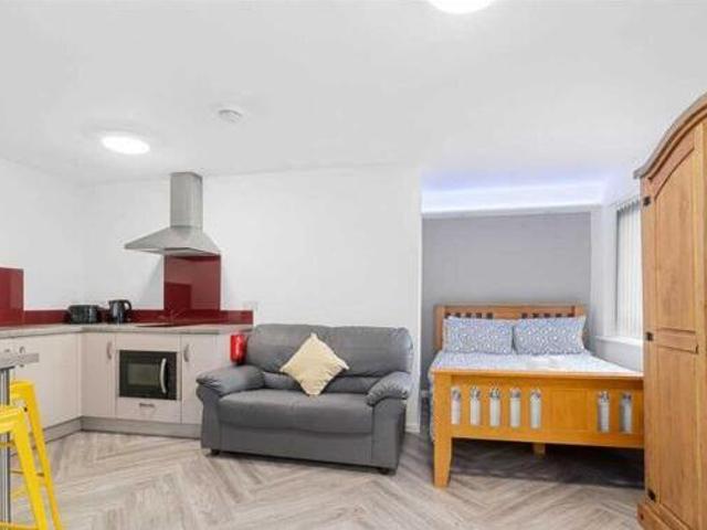 House for rent in Follaton, Strode