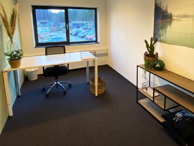 Bedrijfspand te huur in Angelslo, Emmen