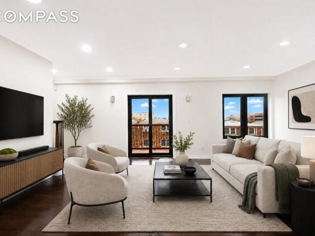 Condo for sale in Arverne, New York