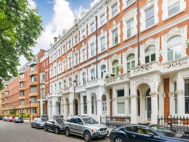 Apartment for rent in South Kensington, Greater London