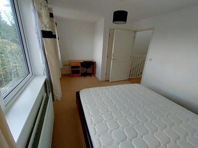 House for rent in Charlton, Greater London