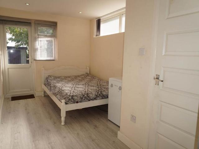 House for rent in London Borough of Ealing, Greater London