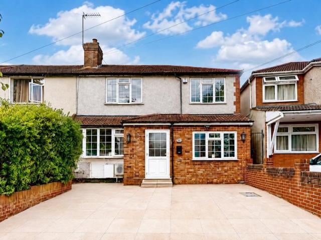 House for rent in London Borough of Ealing, Perivale