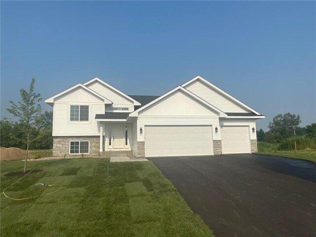 House for sale in Lakeville
